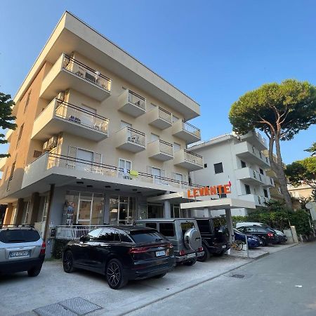 Hotel Levante Convenzionato Aquafan E Oltremare Ричоне Екстериор снимка