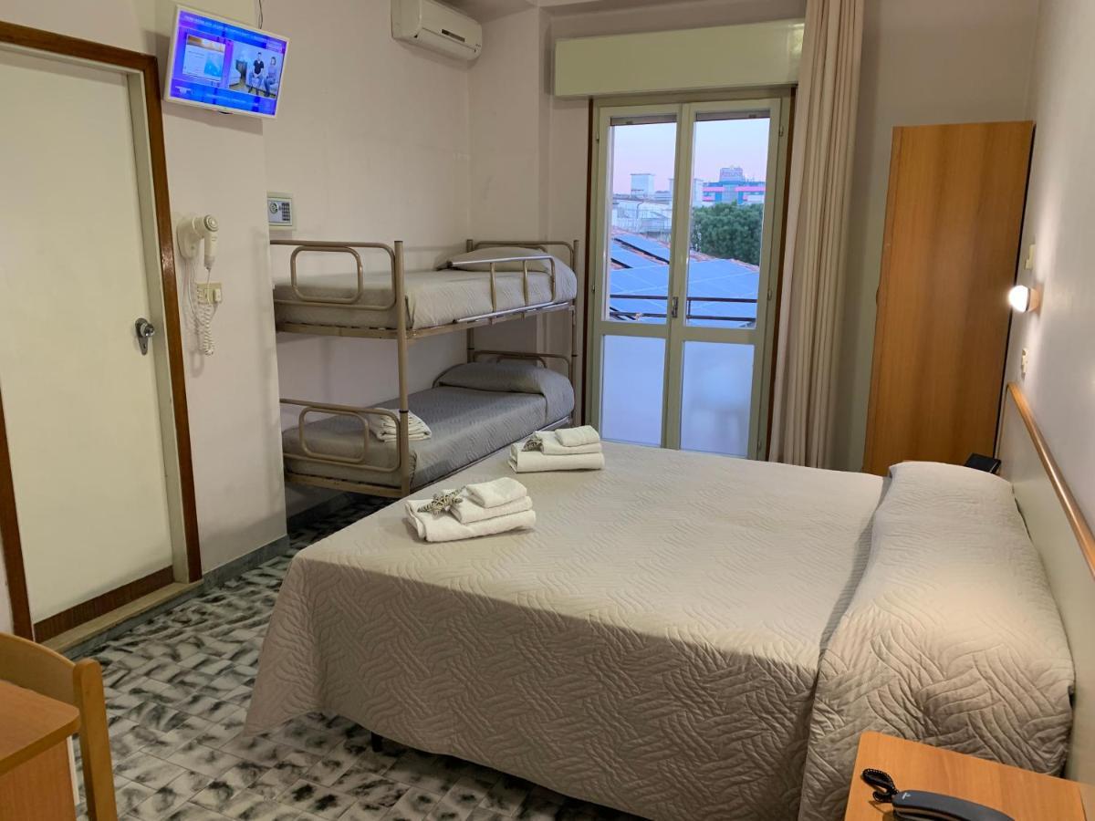 Hotel Levante Convenzionato Aquafan E Oltremare Ричоне Екстериор снимка